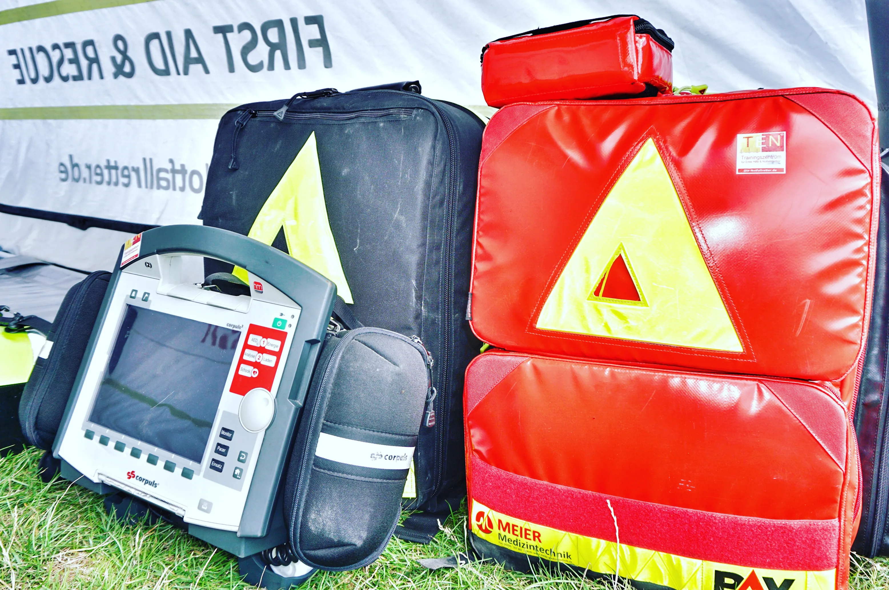Mobile Notfallausrüstung für In-situ-Training in Hamburger Arztpraxen
